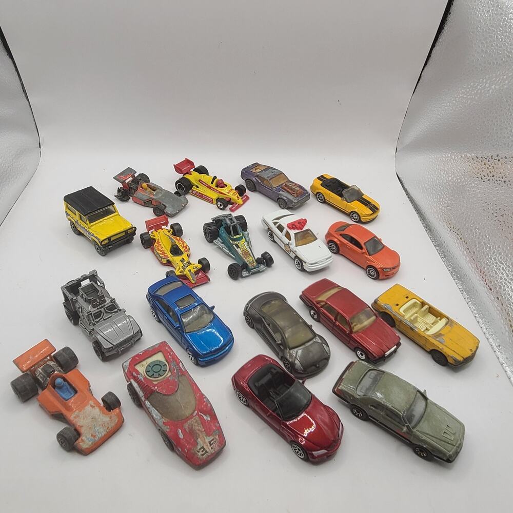 Matchbox, random cars vintage & modern.